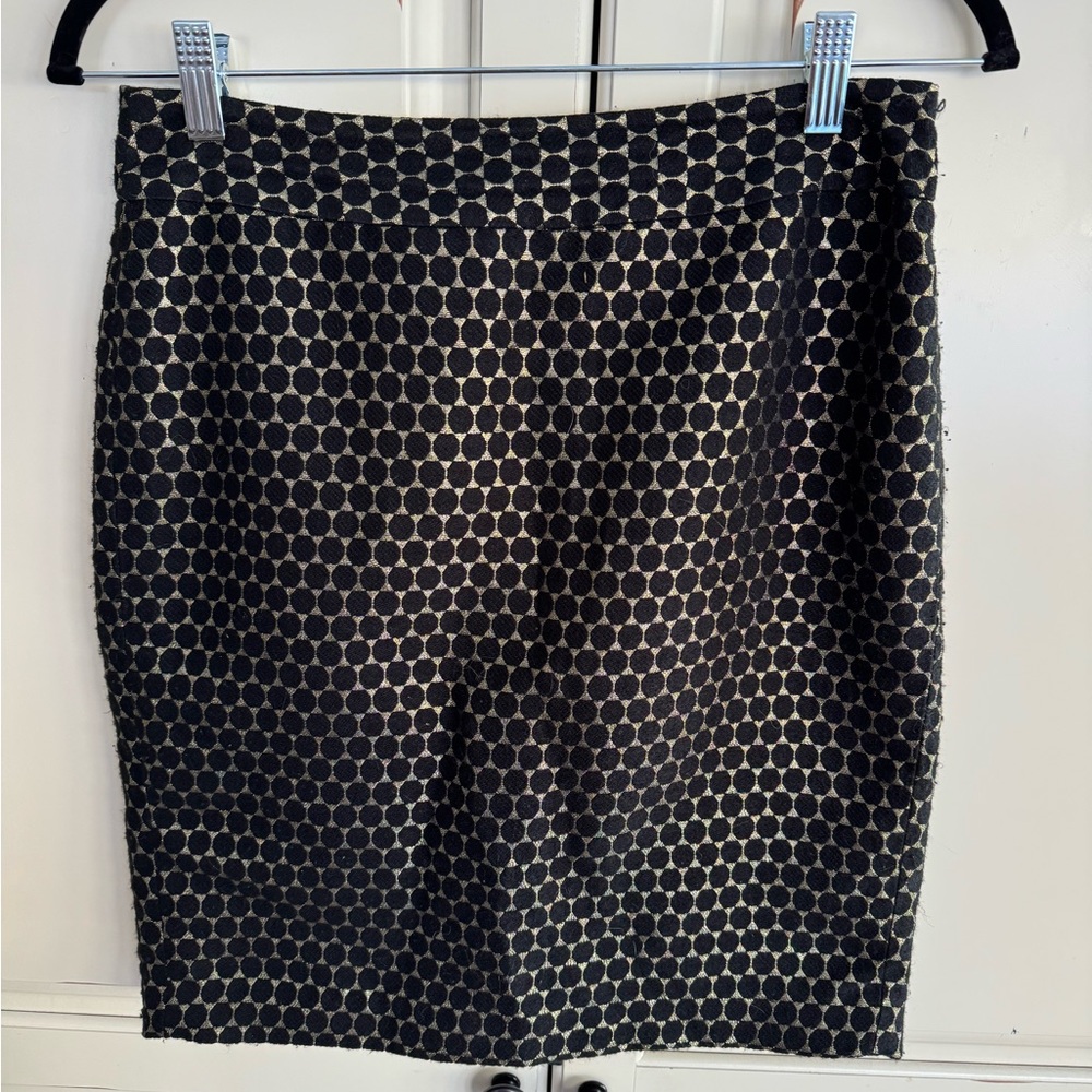 Ann Taylor black and metallic gold pencil skirt size 4 petit